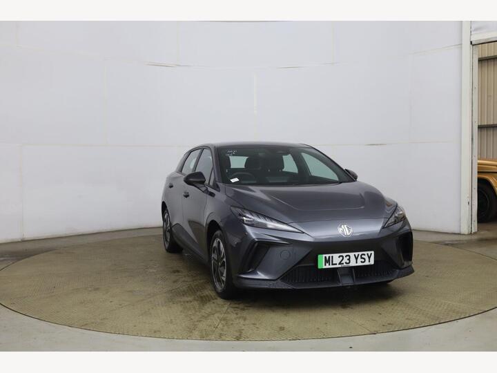 MG MG 4 64kWh SE Long Range Auto 5dr