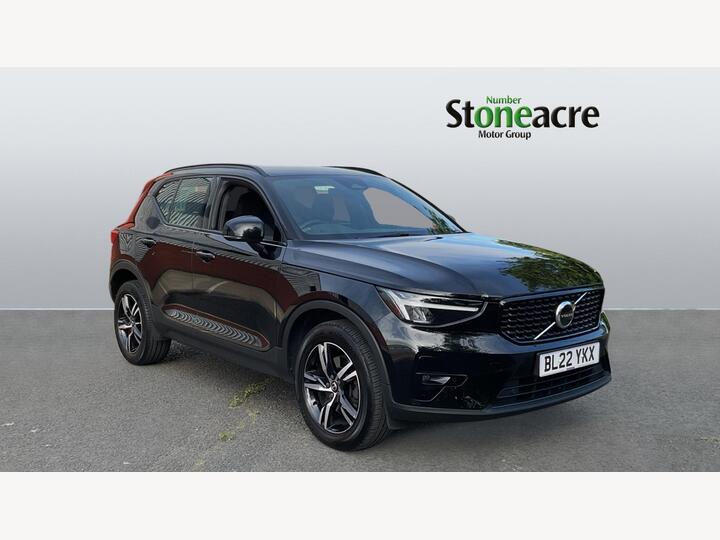 Volvo XC40 2.0 B3 MHEV Plus Dark DCT Auto Euro 6 (s/s) 5dr