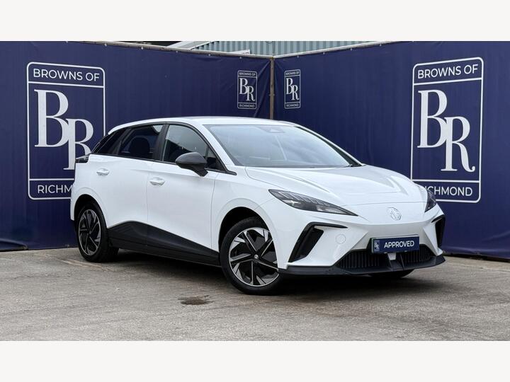 MG MG4 64kWh SE Long Range Auto 5dr
