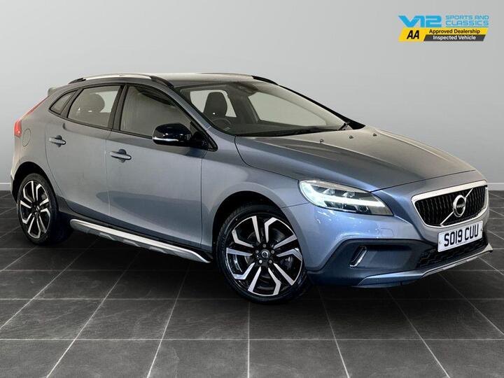 Volvo V40 Cross Country 1.5 T3 GPF Pro Auto Euro 6 (s/s) 5dr Volvo V40 Cross Country 1.5 T3 GPF Pro Auto Euro 6 (s/s) 5dr