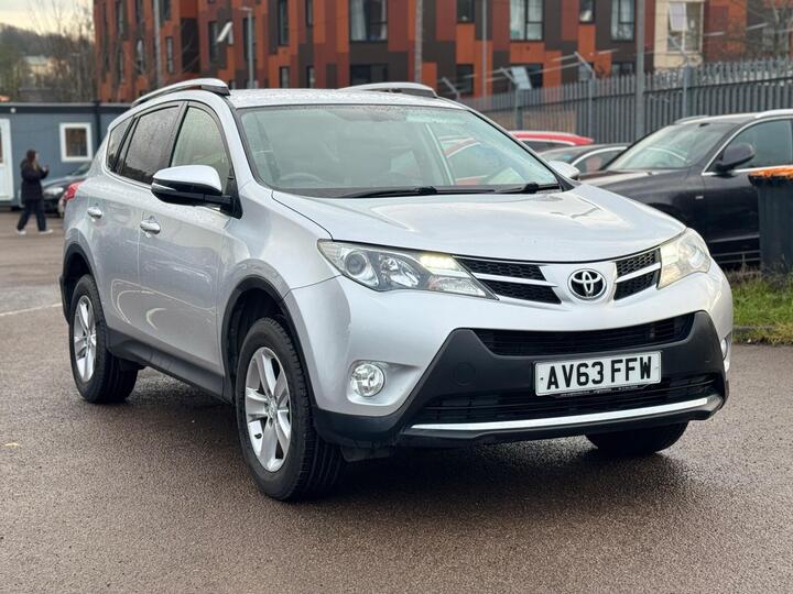 Toyota RAV4 2.0 D-4D Invincible 2WD Euro 5 (s/s) 5dr