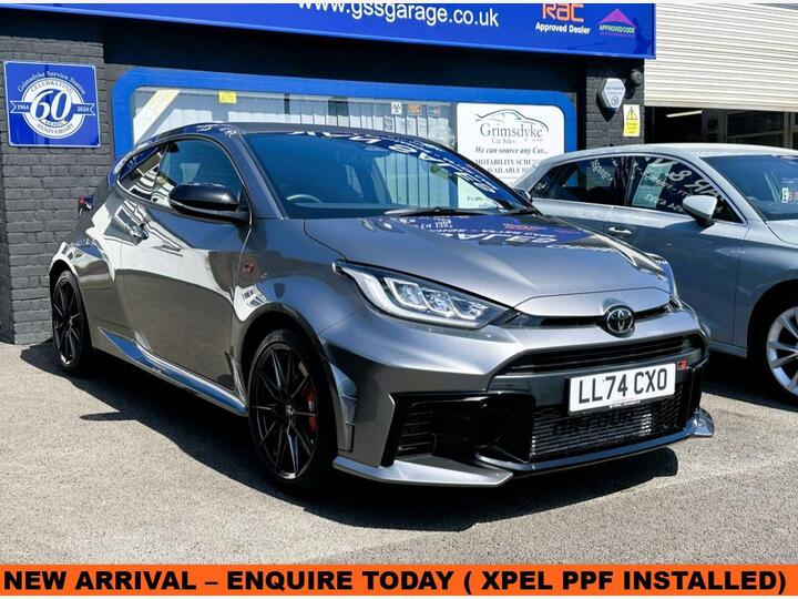 Toyota YARIS 1.6T GR DAT8 AWD Euro 6 3dr Toyota YARIS 1.6T GR DAT8 AWD Euro 6 3dr