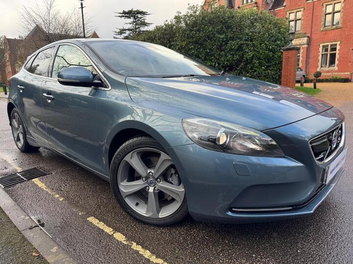 Volvo V40 1.6 T4 180 SE LUX Automatic