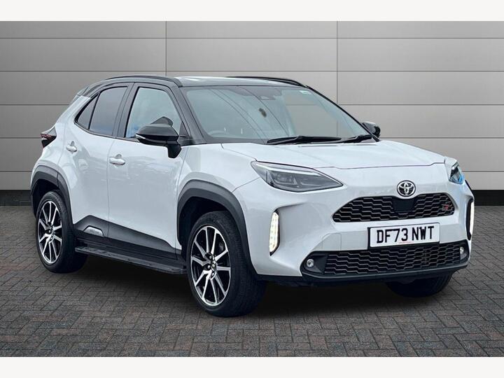 Toyota Yaris Cross 1.5 VVT-h GR SPORT E-CVT Euro 6 (s/s) 5dr Toyota Yaris Cross 1.5 VVT-h GR SPORT E-CVT Euro 6 (s/s) 5dr