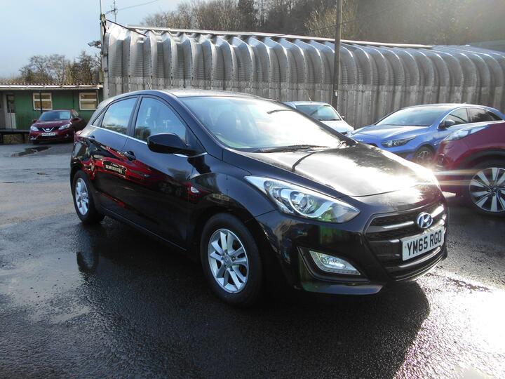 Hyundai I30 1.6 CRDi Blue Drive SE Euro 6 (s/s) 5dr Hyundai I30 1.6 CRDi Blue Drive SE Euro 6 (s/s) 5dr