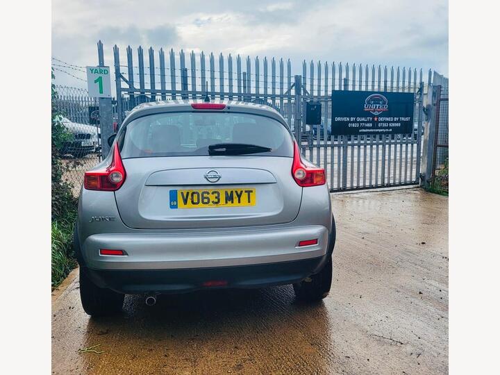 Nissan Juke 1.6 Acenta Euro 5 (s/s) 5dr Nissan Juke 1.6 Acenta Euro 5 (s/s) 5dr