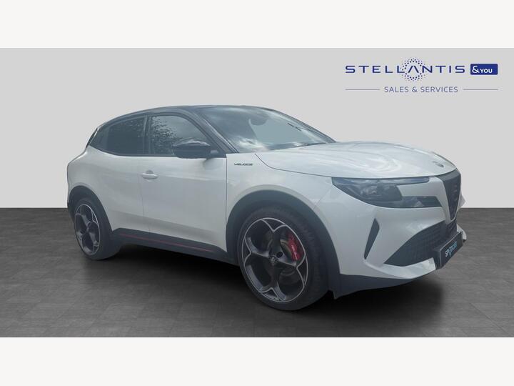 Alfa Romeo Junior 54kWh Elettrica Veloce Auto 5dr