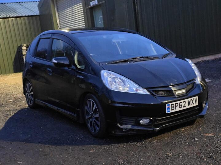 Honda Fit Hybrid Manual RS SPORTS BEST4 YOUNGSTERS