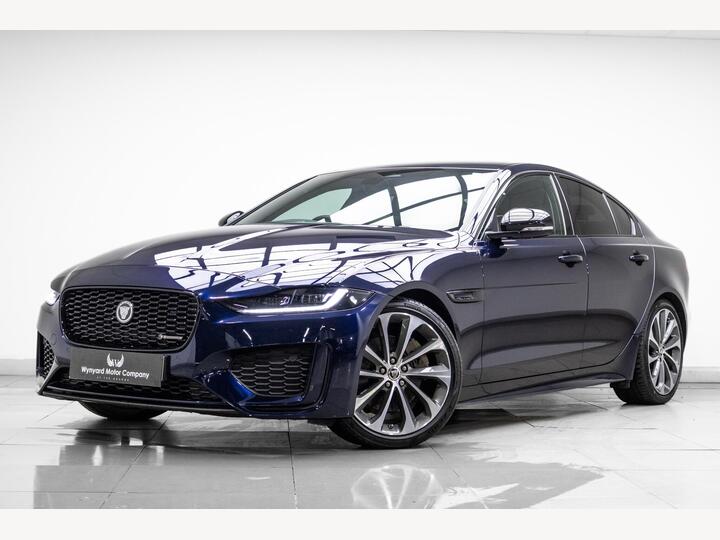 Jaguar XE 2.0 D200 MHEV R-Dynamic SE Black Auto Euro 6 (s/s) 4dr