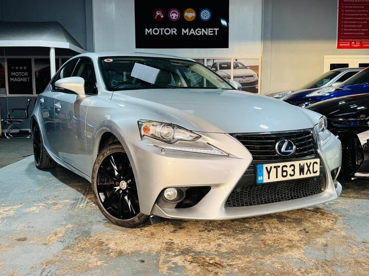 Lexus IS 2.5 300h Luxury E-CVT Euro 5 (s/s) 4dr