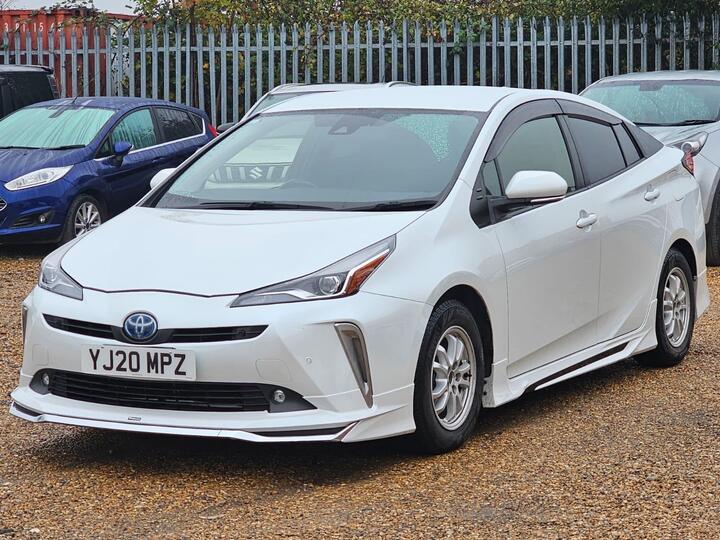 Toyota Prius Hatchback 1.8 Hybrid Euro 6 Toyota Prius Hatchback 1.8 Hybrid Euro 6
