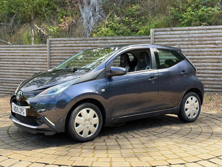 Toyota AYGO 1.0 VVT-i X-play X-shift Euro 5 5dr Euro 5