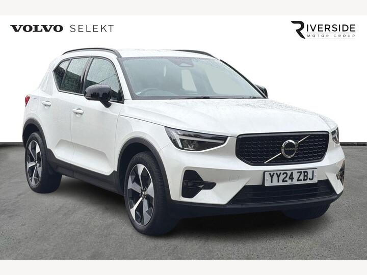 Volvo XC40 2.0 B3 MHEV Plus Dark DCT Auto Euro 6 (s/s) 5dr
