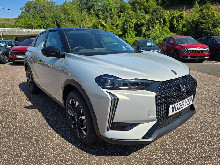 DS AUTOMOBILES DS 3 1.2 Hybrid MHEV Pallas 55 E-DSC Euro 6 (s/s) 5dr DS AUTOMOBILES DS 3 1.2 Hybrid MHEV Pallas 55 E-DSC Euro 6 (s/s) 5dr