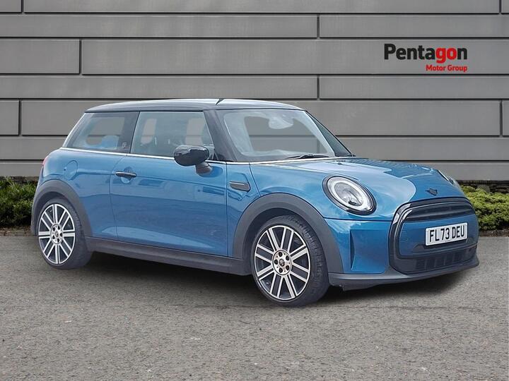 MINI 3 Door Hatch 1.5 Cooper Exclusive Steptronic Euro 6 (s/s) 3dr