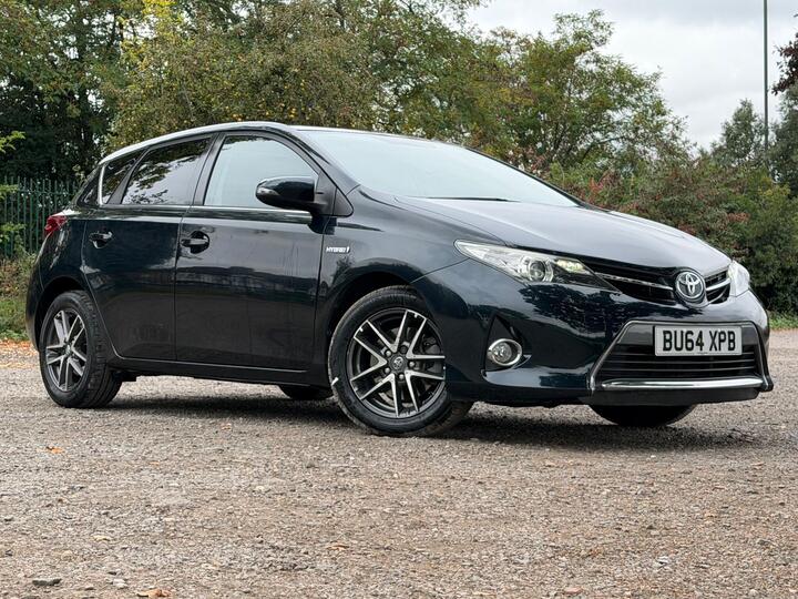 Toyota Auris 1.8 VVT-h Icon Plus CVT Euro 5 (s/s) 5dr Toyota Auris 1.8 VVT-h Icon Plus CVT Euro 5 (s/s) 5dr