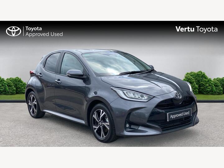 Toyota Yaris 1.5 VVT-h Design E-CVT Euro 6 (s/s) 5dr