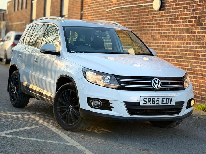Volkswagen Tiguan 2.0 TDI BlueMotion Tech Match Edition 4WD Euro 6 (s/s) 5dr Volkswagen Tiguan 2.0 TDI BlueMotion Tech Match Edition 4WD Euro 6 (s/s) 5dr