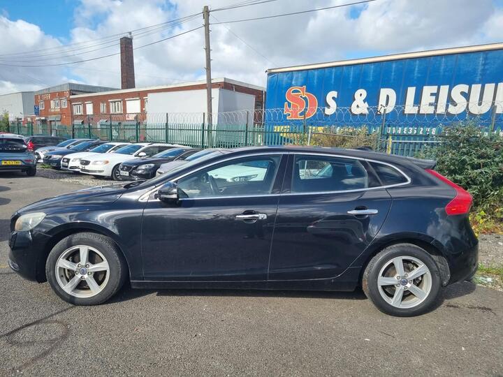 Volvo V40 1.6 PETROL AUTO LOW MILES SAT NAV