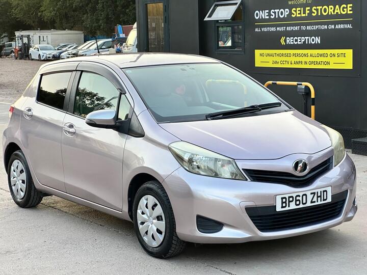 Toyota Yaris /Vitz1.0 Automatic