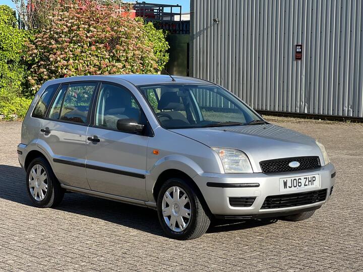 Ford Fusion 1.4 2 5dr