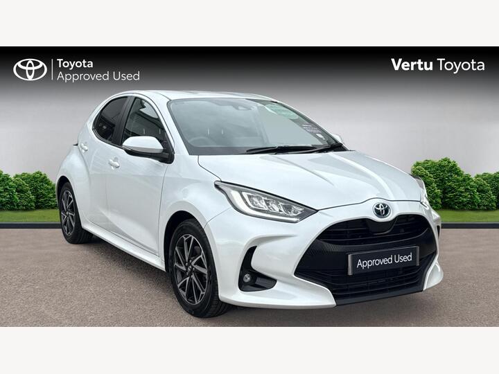 Toyota Yaris 1.5 VVT-h Design E-CVT Euro 6 (s/s) 5dr