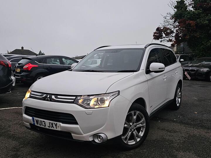 Mitsubishi Outlander 2.2 DI-D GX4 Auto 4WD Euro 5 (s/s) 5dr Mitsubishi Outlander 2.2 DI-D GX4 Auto 4WD Euro 5 (s/s) 5dr