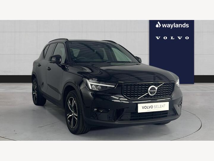 Volvo XC40 2.0 B3 MHEV Plus Dark DCT Auto Euro 6 (s/s) 5dr