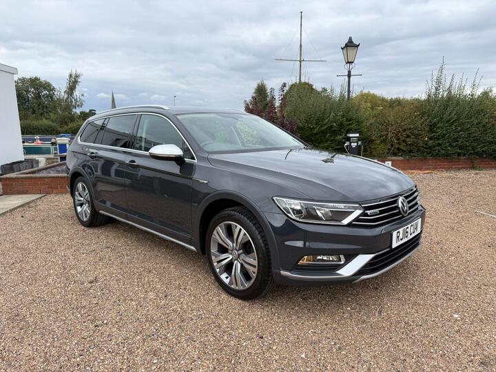 Volkswagen Passat 2.0 TDI BlueMotion Tech Alltrack DSG 4Motion Euro 6 (s/s) 5dr Volkswagen Passat 2.0 TDI BlueMotion Tech Alltrack DSG 4Motion Euro 6 (s/s) 5dr