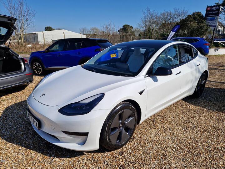Tesla Model 3 Standard Range Plus Auto RWD 4dr