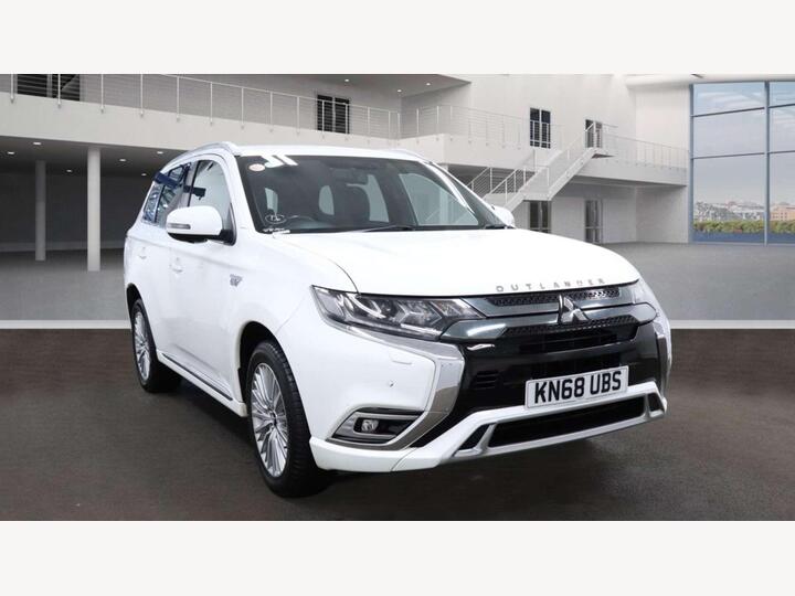 Mitsubishi OUTLANDER 2.4h TwinMotor 13.8kWh 4h CVT 4WD Euro 6 (s/s) 5dr Mitsubishi OUTLANDER 2.4h TwinMotor 13.8kWh 4h CVT 4WD Euro 6 (s/s) 5dr