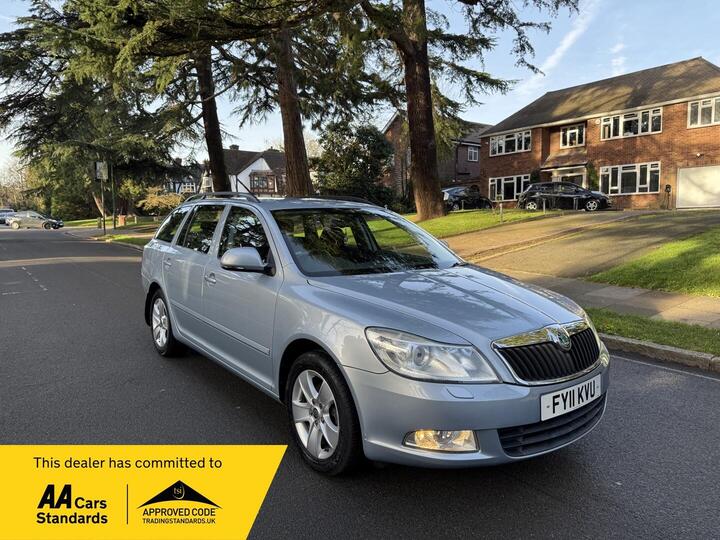 Skoda Octavia 1.8 TSI Elegance DSG Euro 5 5dr Skoda Octavia 1.8 TSI Elegance DSG Euro 5 5dr