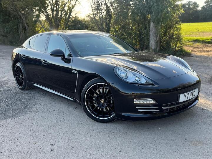 Porsche PANAMERA 3.0D V6 Platinum Edition TiptronicS Euro 5 (s/s) 5dr Porsche PANAMERA 3.0D V6 Platinum Edition TiptronicS Euro 5 (s/s) 5dr