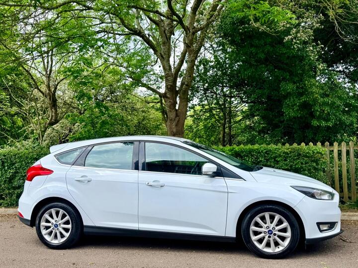 Ford Focus 1.0T EcoBoost Titanium Euro 6 (s/s) 5dr