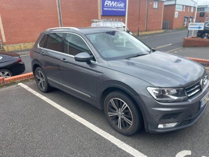 Volkswagen TIGUAN 2.0 TDI BlueMotion Tech SE Navigation Euro 6 (s/s) 5dr