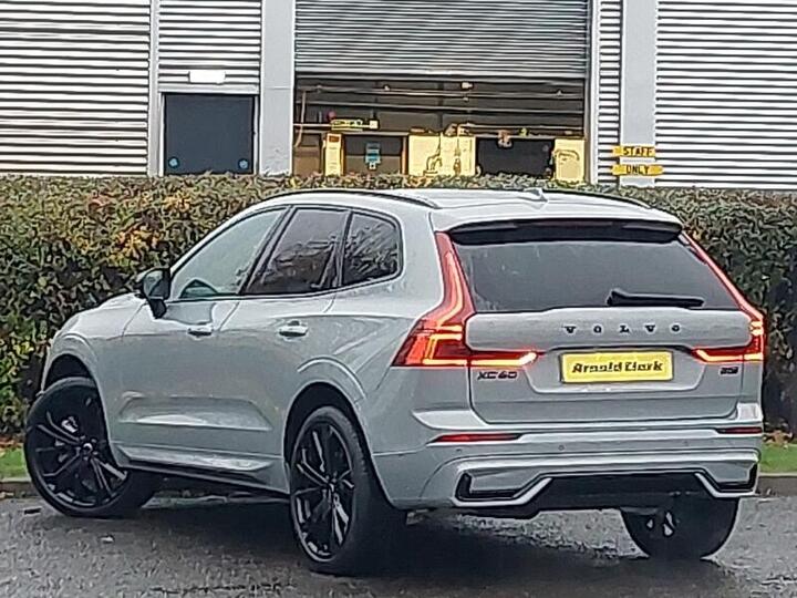 Volvo XC60 2.0 B5 MHEV Plus Black Edition Auto AWD Euro 6 (s/s) 5dr