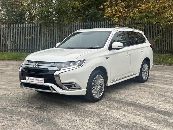 Mitsubishi OUTLANDER PETROL/ELECTRIC ESTATE 2.4h TwinMotor 13.8kWh 4h CVT 4WD Euro 6 (s/s) 5dr Mitsubishi OUTLANDER PETROL/ELECTRIC ESTATE 2.4h TwinMotor 13.8kWh 4h CVT 4WD Euro 6 (s/s) 5dr