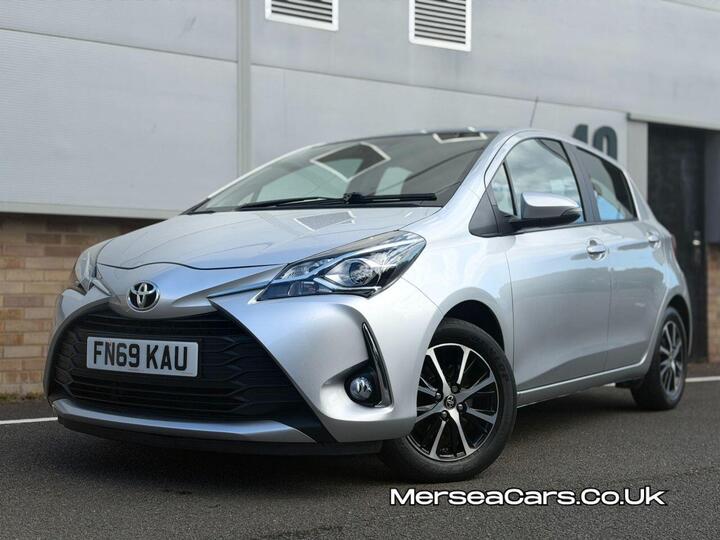 Toyota YARIS 1.5 VVT-i Icon Tech Euro 6 5dr
