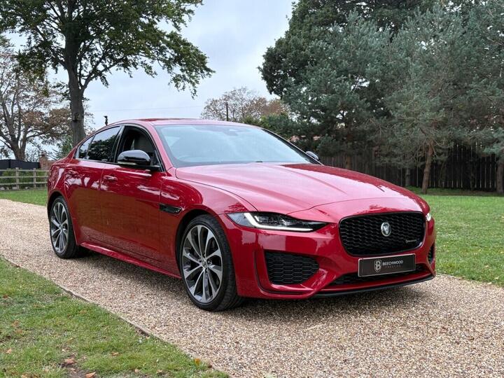 Jaguar XE 2.0 D200 MHEV R-Dynamic SE Black Auto Euro 6 (s/s) 4dr