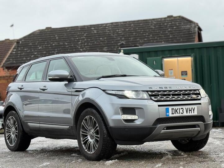 Land Rover Range Rover Evoque 2.2 SD4 Pure Auto 4WD Euro 5 5dr Land Rover Range Rover Evoque 2.2 SD4 Pure Auto 4WD Euro 5 5dr