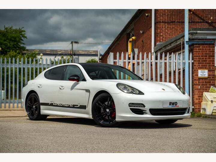 Porsche Panamera 3.0D V6 Platinum Edition TiptronicS Euro 5 (s/s) 5dr Porsche Panamera 3.0D V6 Platinum Edition TiptronicS Euro 5 (s/s) 5dr