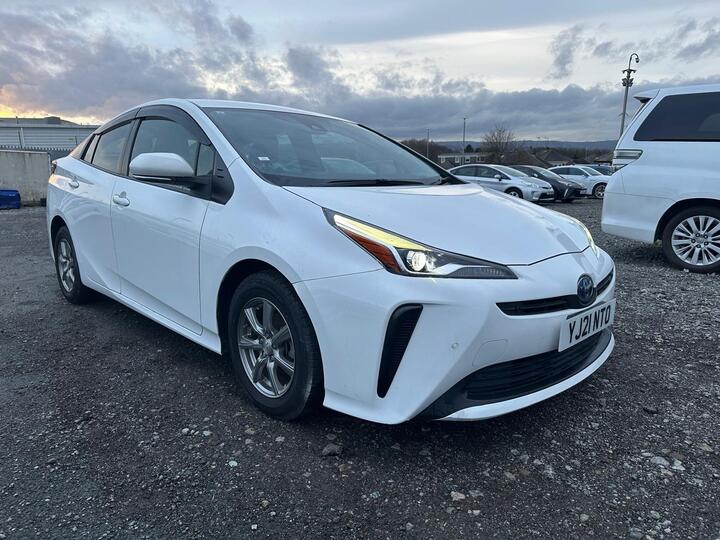 Toyota Prius 1.8 VVT-h Business Edition Euro 6 (s/s) Toyota Prius 1.8 VVT-h Business Edition Euro 6 (s/s)