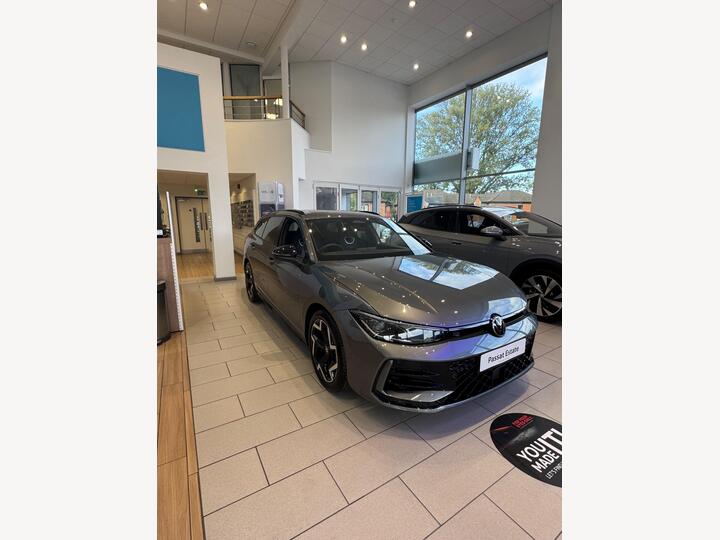 Volkswagen Passat 1.5 ETSI MHEV R-Line DSG Euro 6 (s/s) 5dr