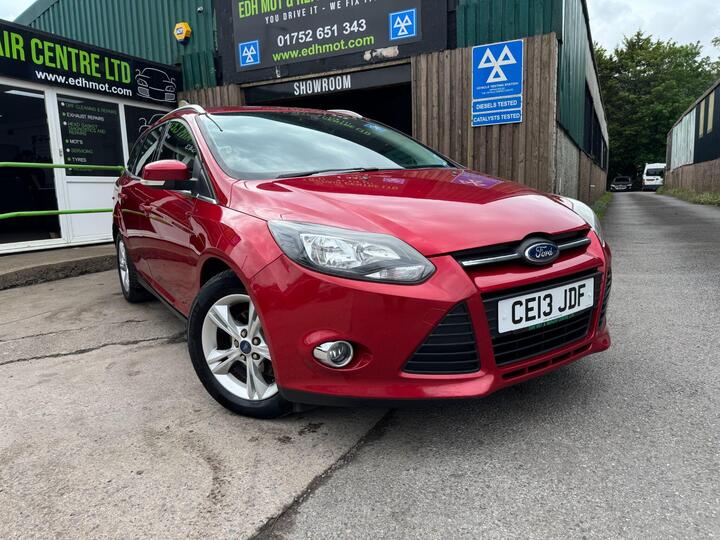 Ford Focus 1.0T EcoBoost Zetec Euro 5 (s/s) 5dr