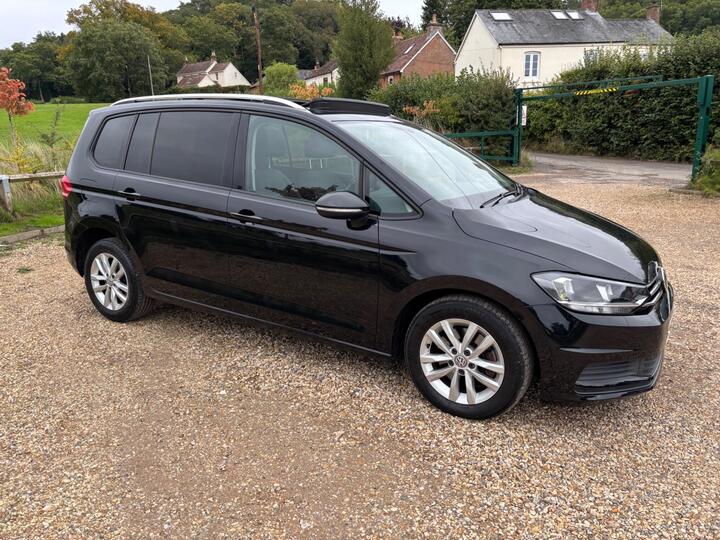 Volkswagen Touran 1.6 TDI SE Family Euro 6 (s/s) 5dr Volkswagen Touran 1.6 TDI SE Family Euro 6 (s/s) 5dr