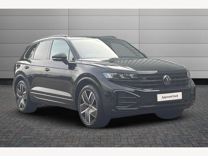 Volkswagen Touareg 3.0 TDI V6 Black Edition Tiptronic 4Motion Euro 6 (s/s) 5dr Volkswagen Touareg 3.0 TDI V6 Black Edition Tiptronic 4Motion Euro 6 (s/s) 5dr