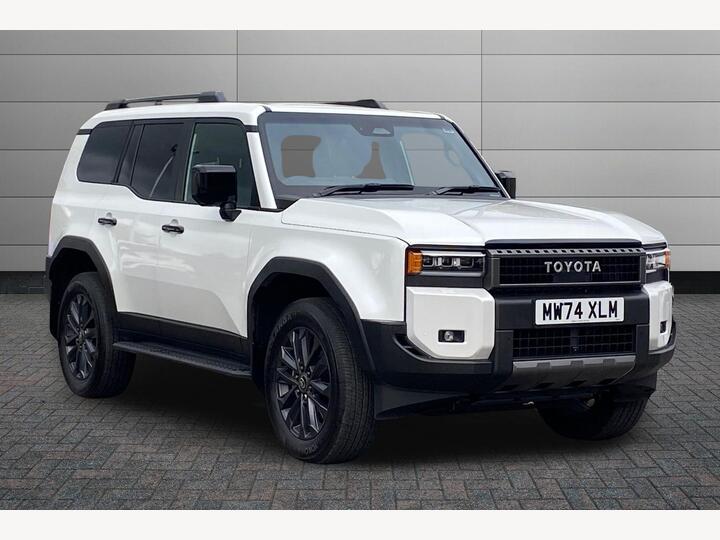 Toyota Land Cruiser 2.8D Invincible Auto 4WD Euro 6 (s/s) 5dr (LWB) Toyota Land Cruiser 2.8D Invincible Auto 4WD Euro 6 (s/s) 5dr (LWB)