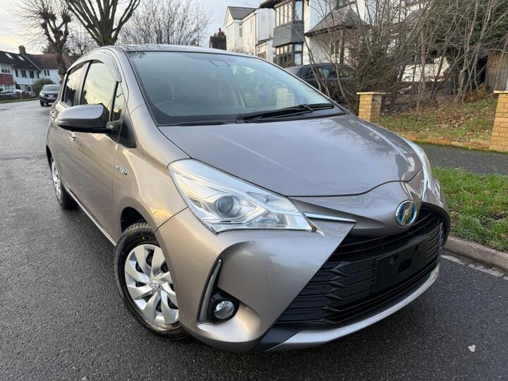 Toyota Yaris 1.5 VVT-h Design E-CVT Euro 6 (s/s) 5dr