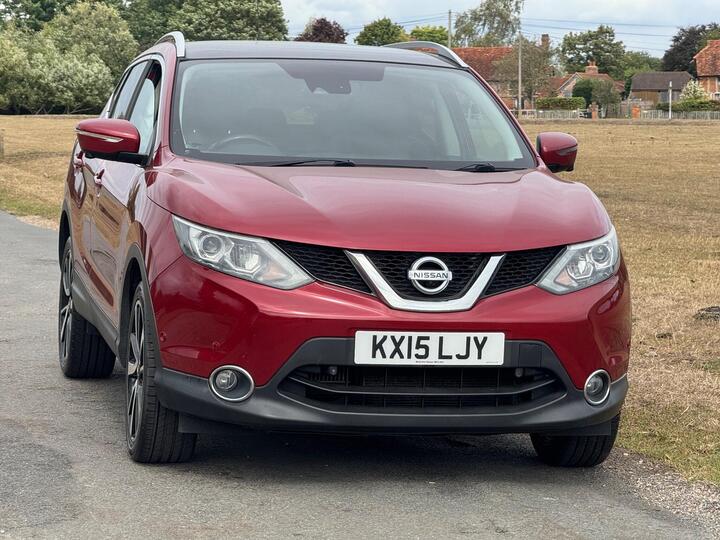 Nissan Qashqai 1.2 DIG-T Tekna 2WD Euro 5 (s/s) 5dr Nissan Qashqai 1.2 DIG-T Tekna 2WD Euro 5 (s/s) 5dr