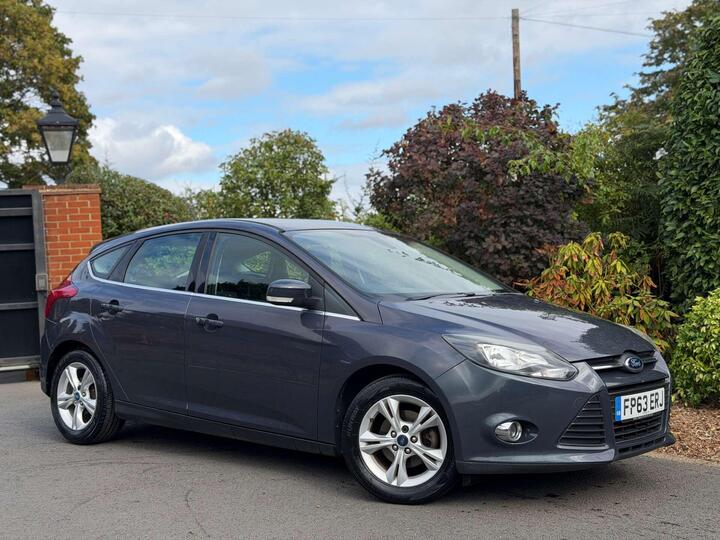 Ford Focus 1.0T EcoBoost Zetec Euro 5 (s/s) 5dr